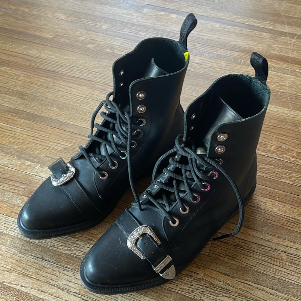 DR. MARTENS RARE COUNTRY WESTERN COMBAT BOOTS 8 Rockabilly